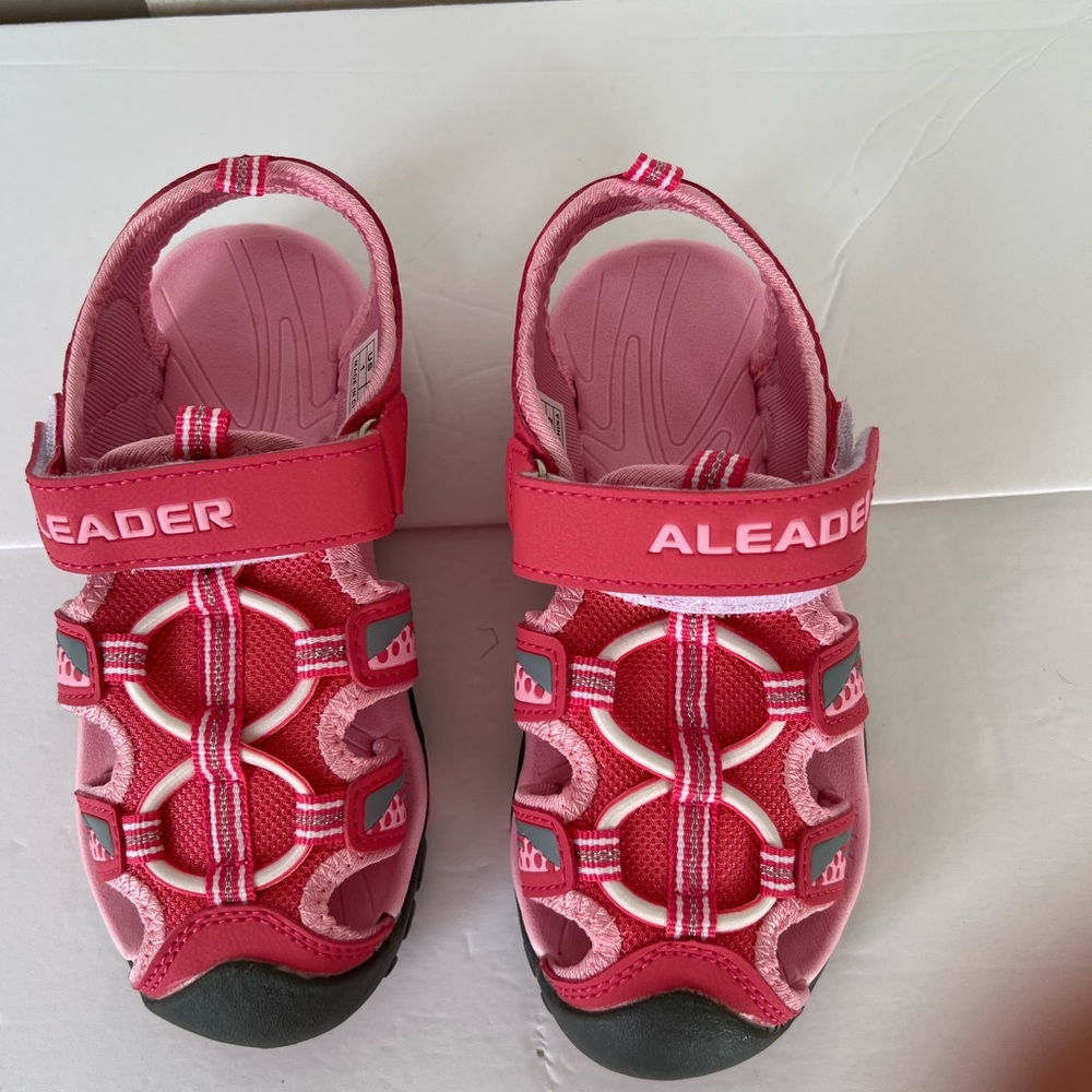 Little girls Aleader hiking sandals size 1